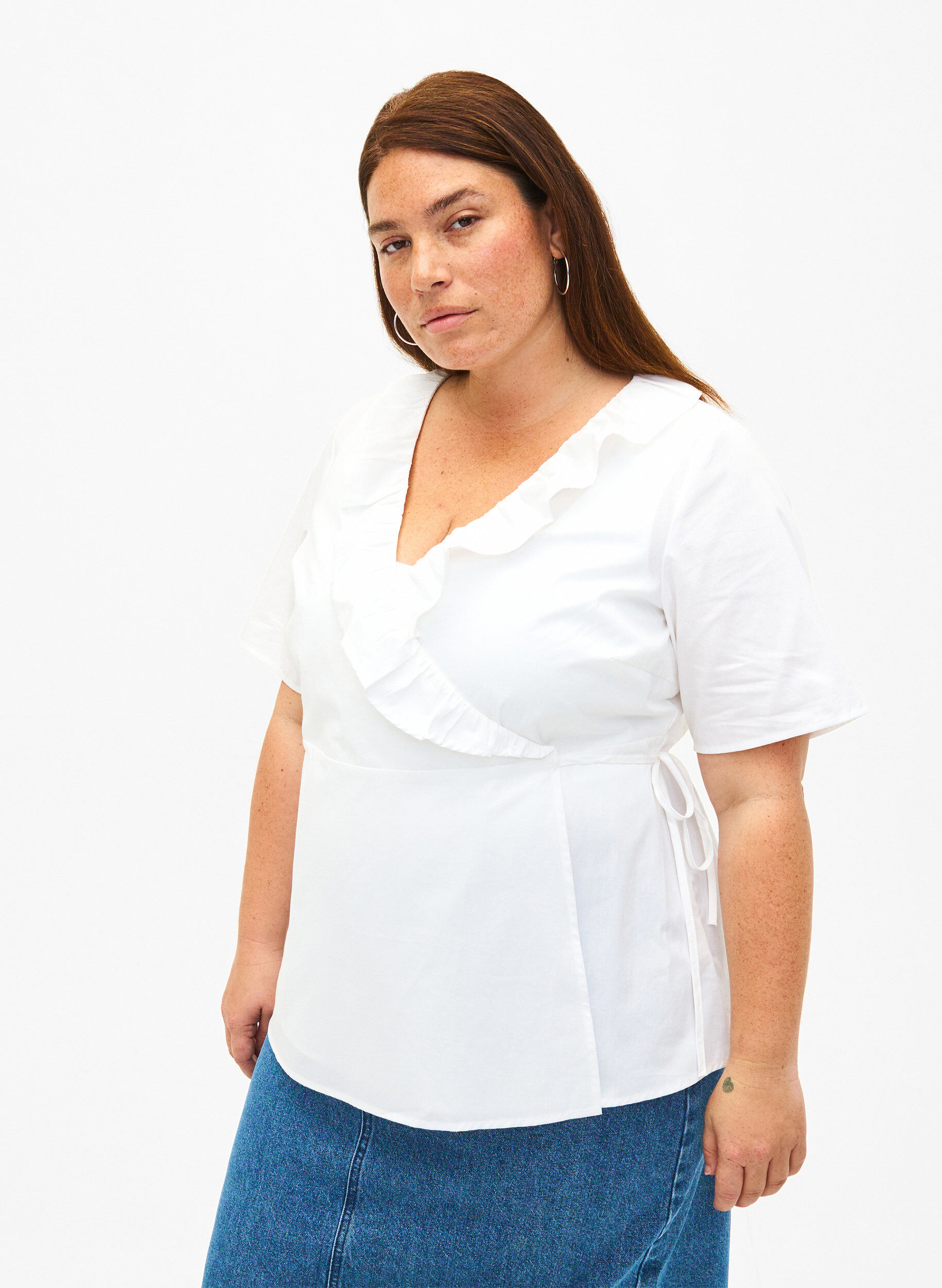 Zizzi Blouse met korte mouwen en ruches, Wit, Model image number 0