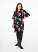 Jurk met korte pofmouwen en bloemenprint, Black w. flower AOP, Model image number 2