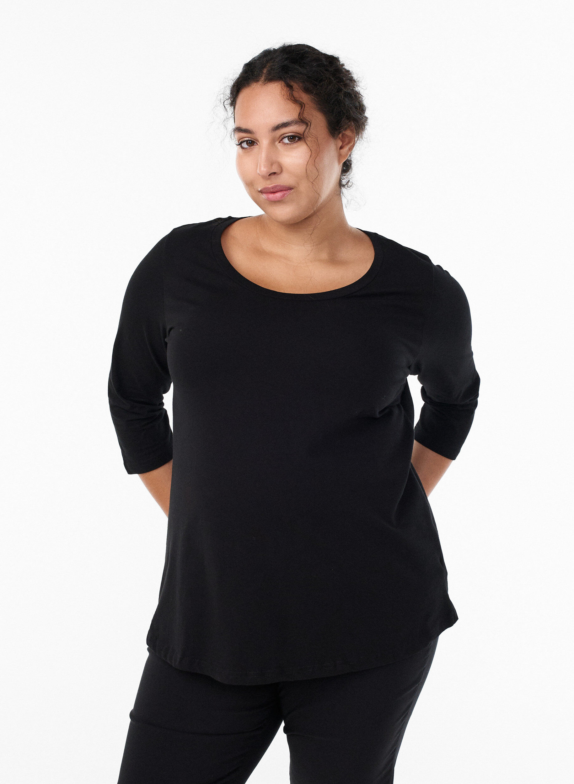 Zizzi Basic katoenen t-shirt met 3/4 mouwen, Zwart, Model image number 0