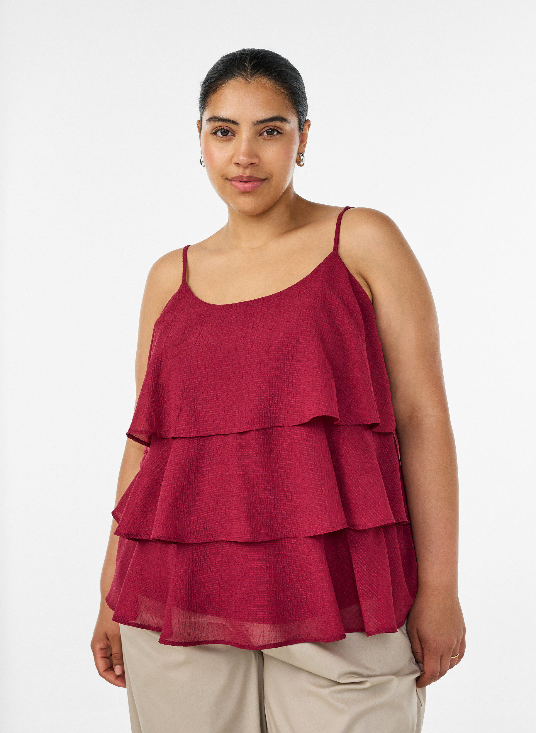Gelaagde top met ruches en spaghettibandjes, Rood, Model