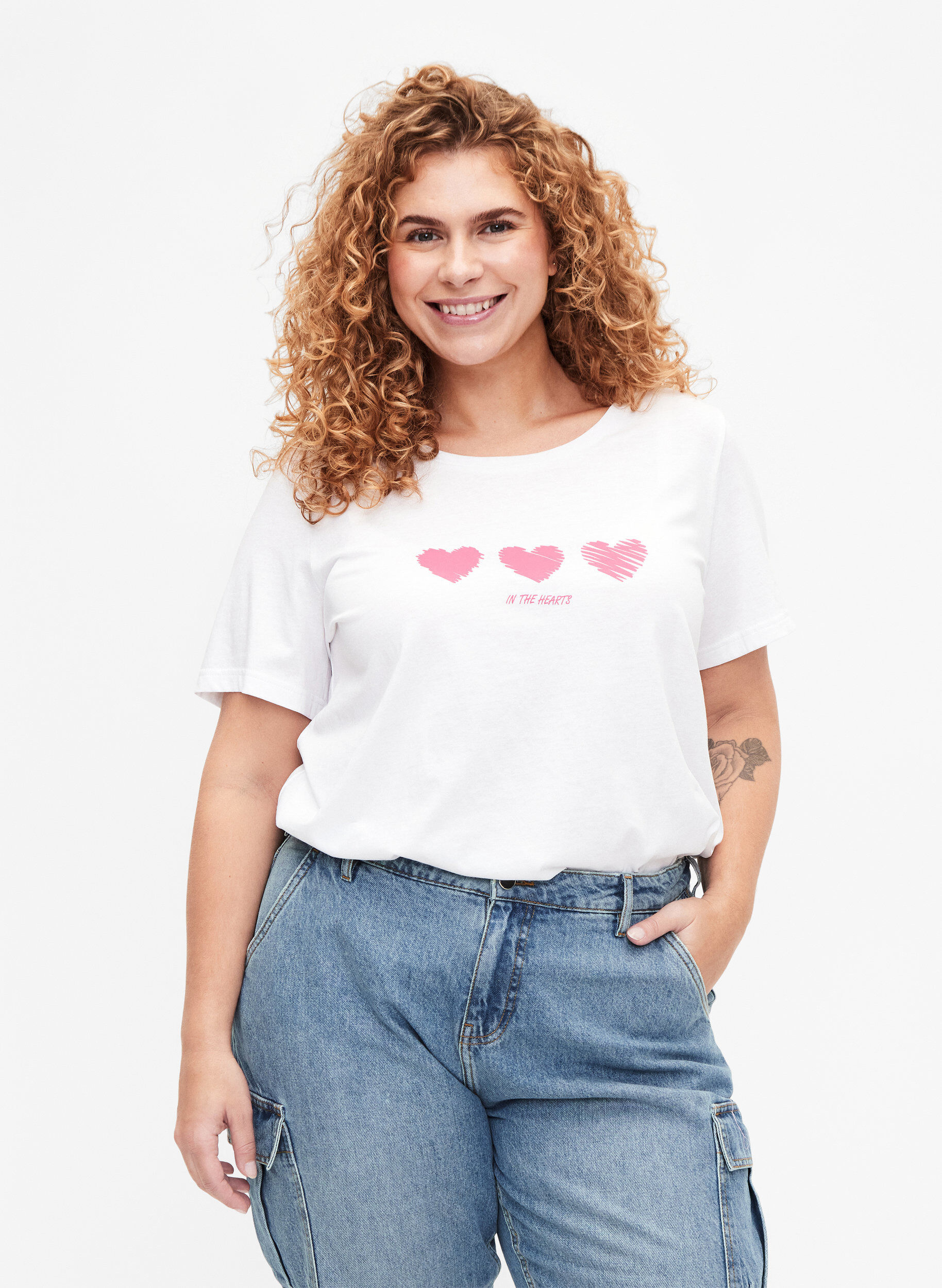 Zizzi Katoenen T-shirt met ronde hals en print, B. White W. Hearts, Model image number 0