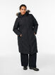 Lange winterjas met haaksluitingen en een nep bontkraag, Zwart, Model image number 0