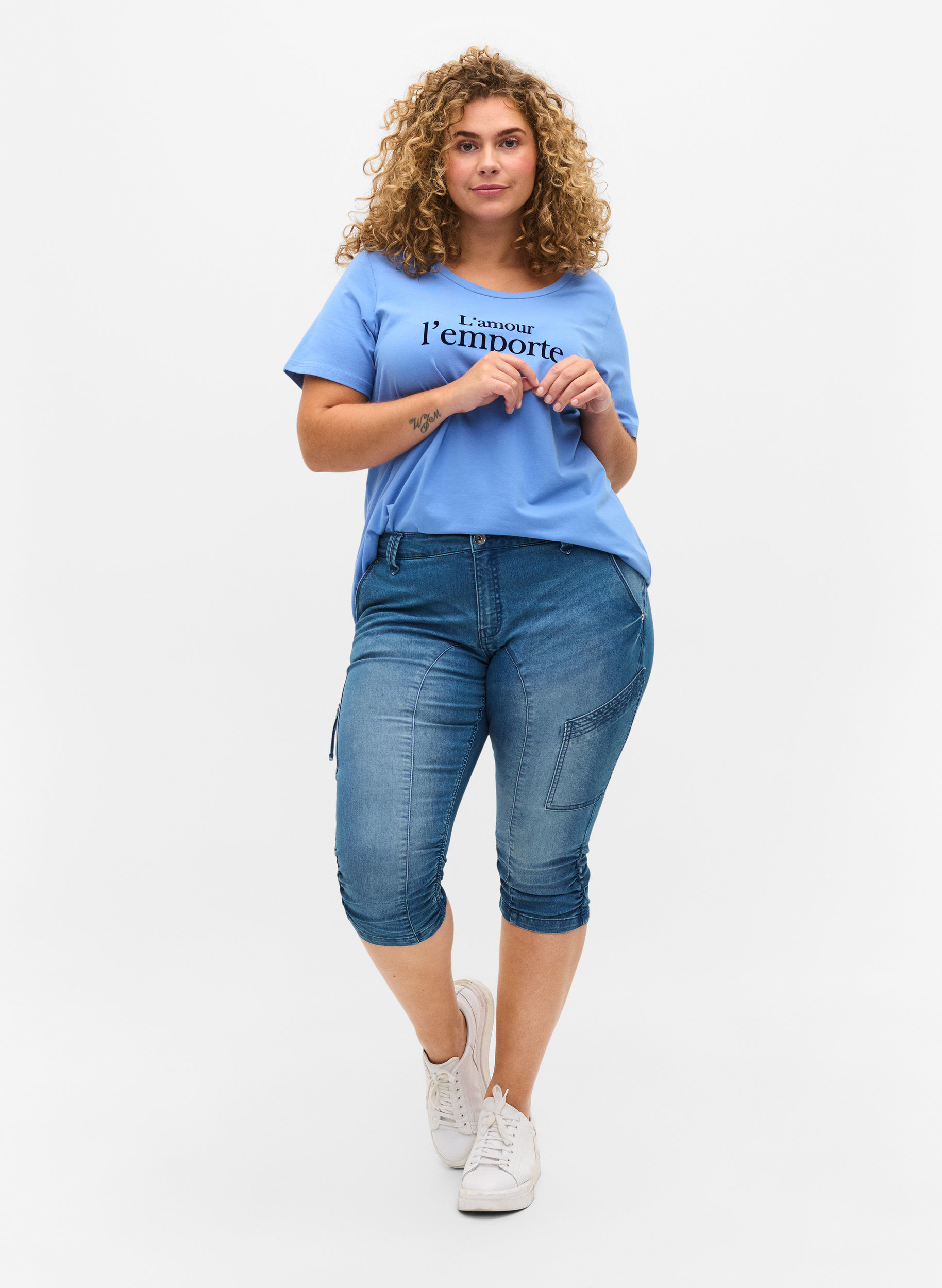 Slim fit capri jeans met zakken, Light blue denim, Model image number 4