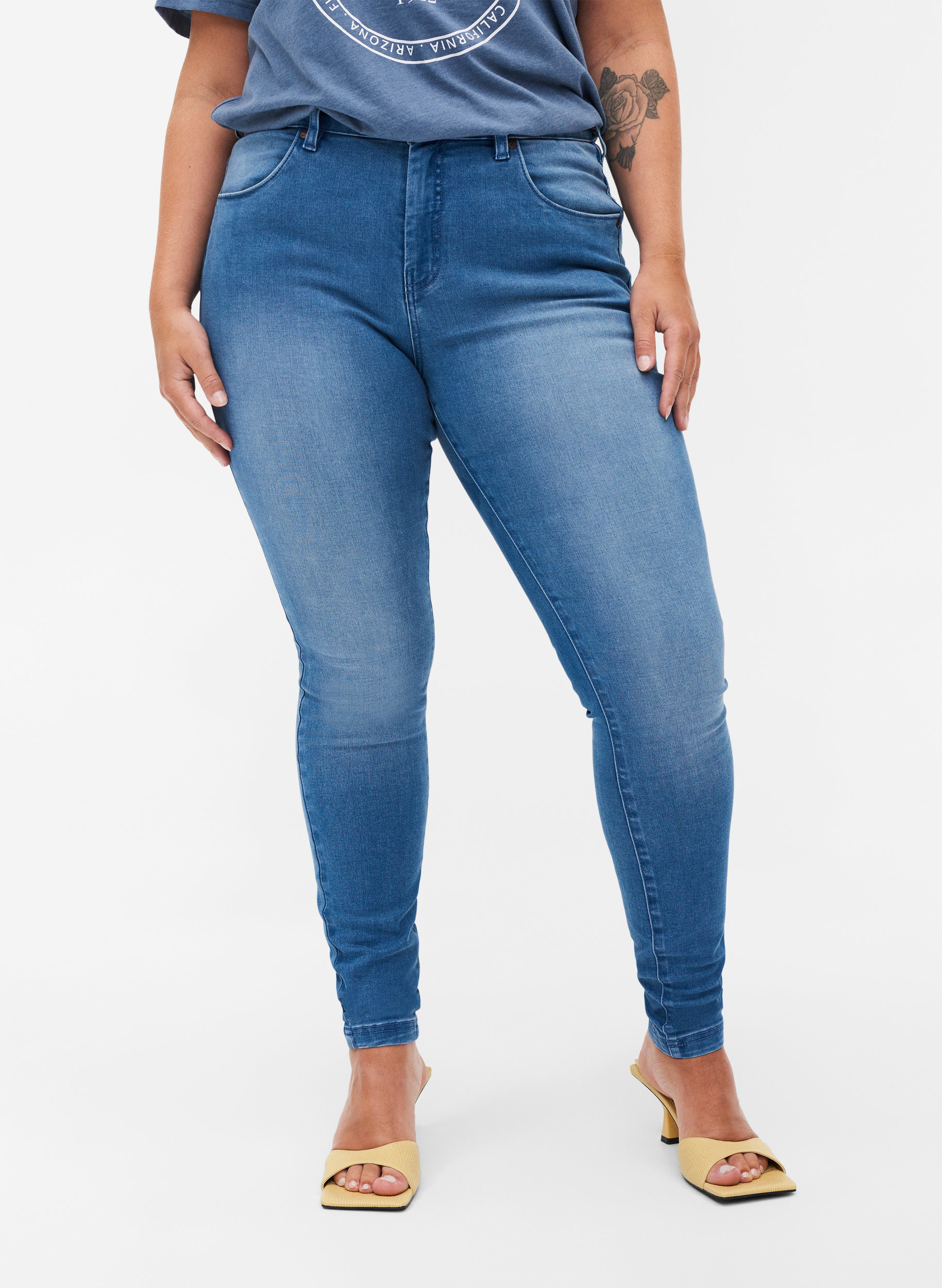 AMY jeans, Lt blue Denim, Model image number 3