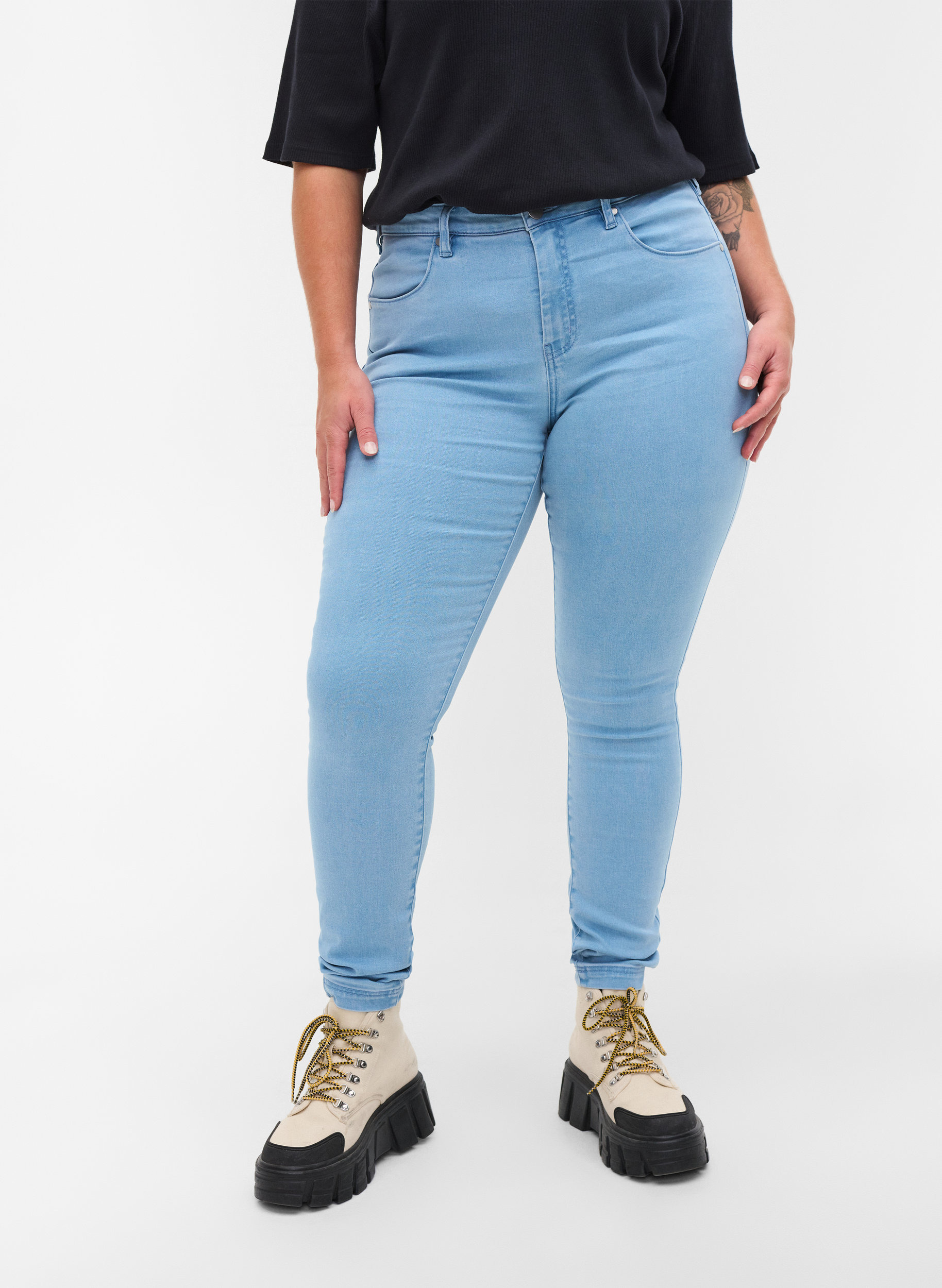 Super slim fit Amy jeans met hoge taille, Ex Lt Blue, Model image number 2
