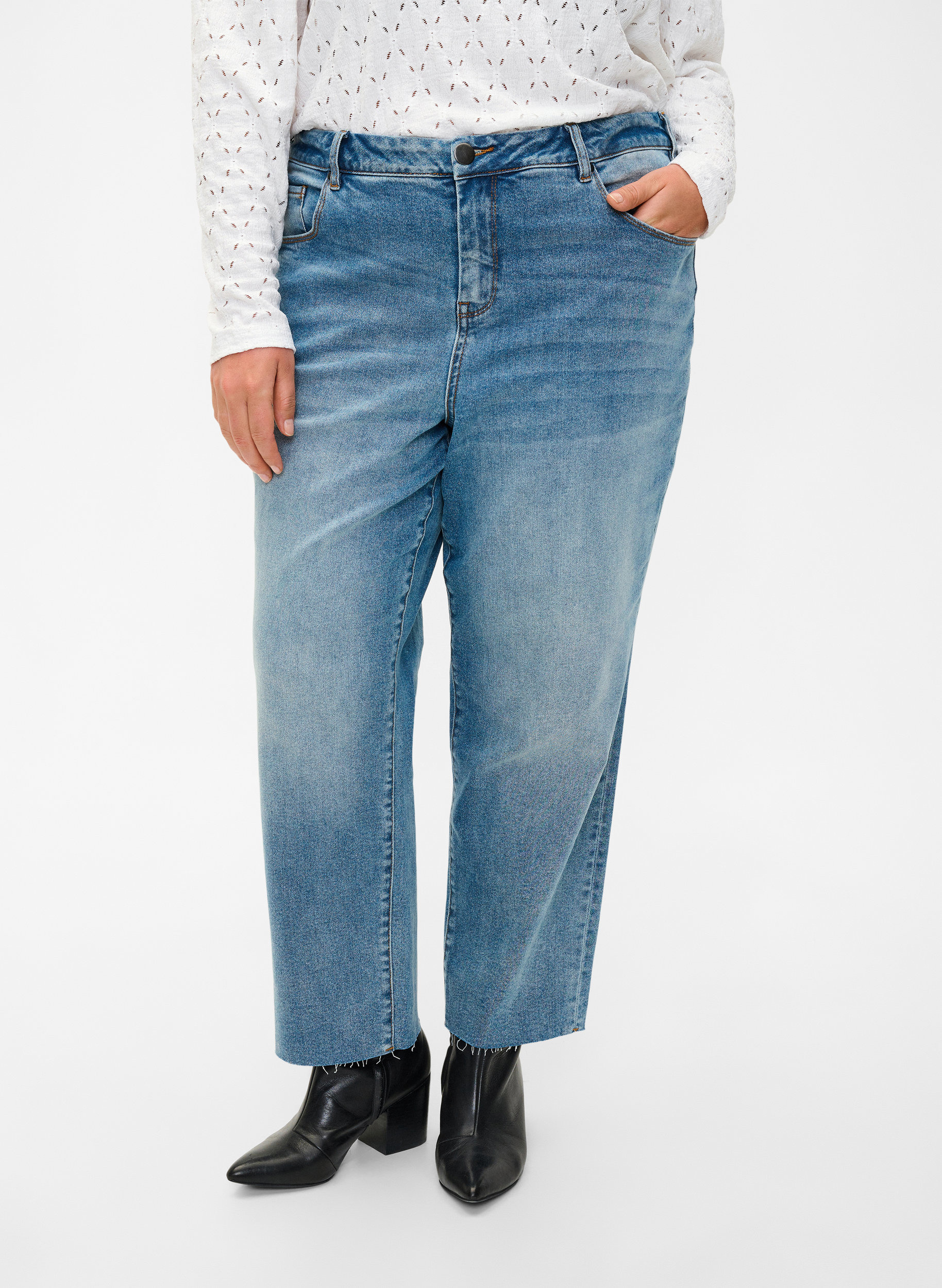 7/8 jeans met ruwe randjes en hoge taille, Light blue denim, Model image number 2