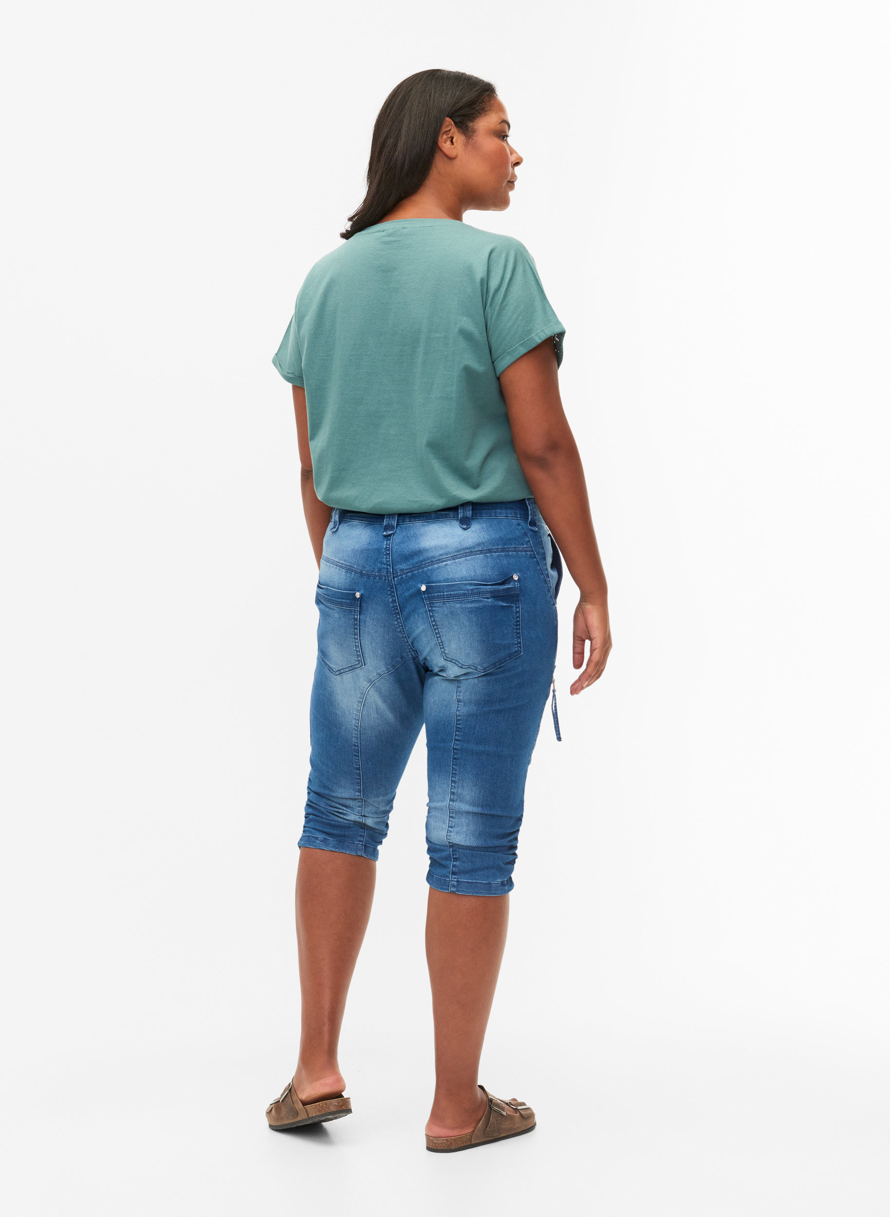 Slim fit capri jeans met zakken, Light blue denim, Model image number 2